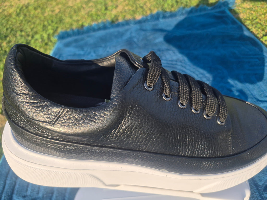 Black on White Design Sneaker