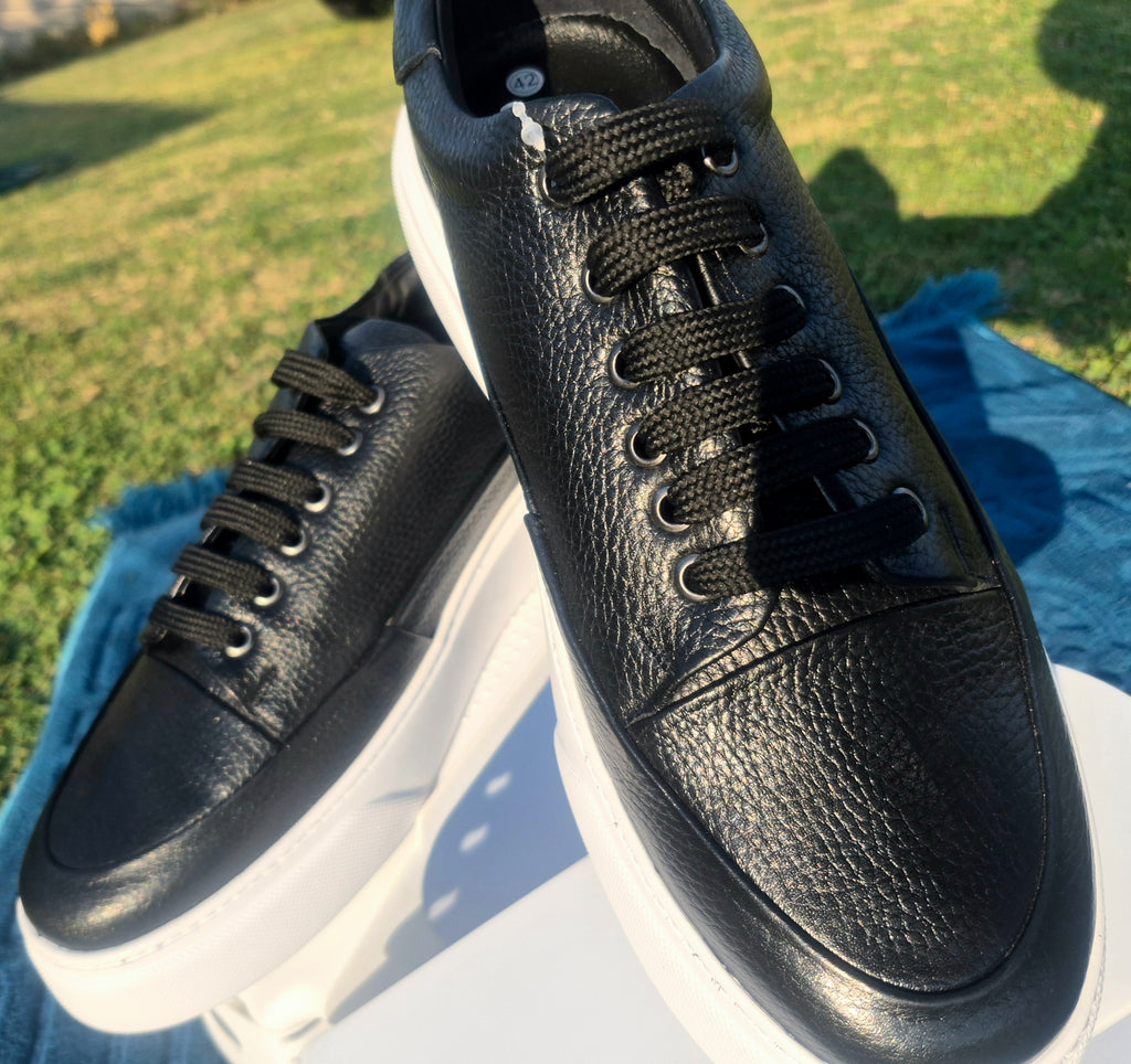 Black on White Design Sneaker
